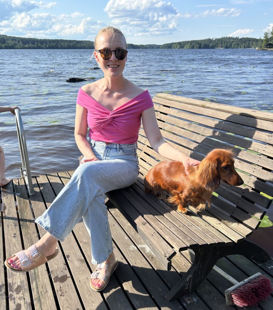 Artikkelin kirjoittaja Maria Korpela kaksi ja puoli vuotta sarkoomahoitojen päättymisen jälkeen.
